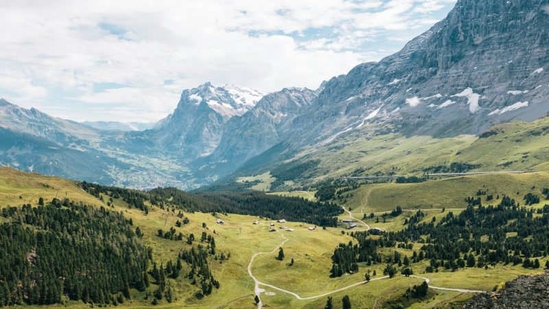 U.S. Issues Travel Advisory for Switzerland: Cautions Tourists in Alpine Hotspots